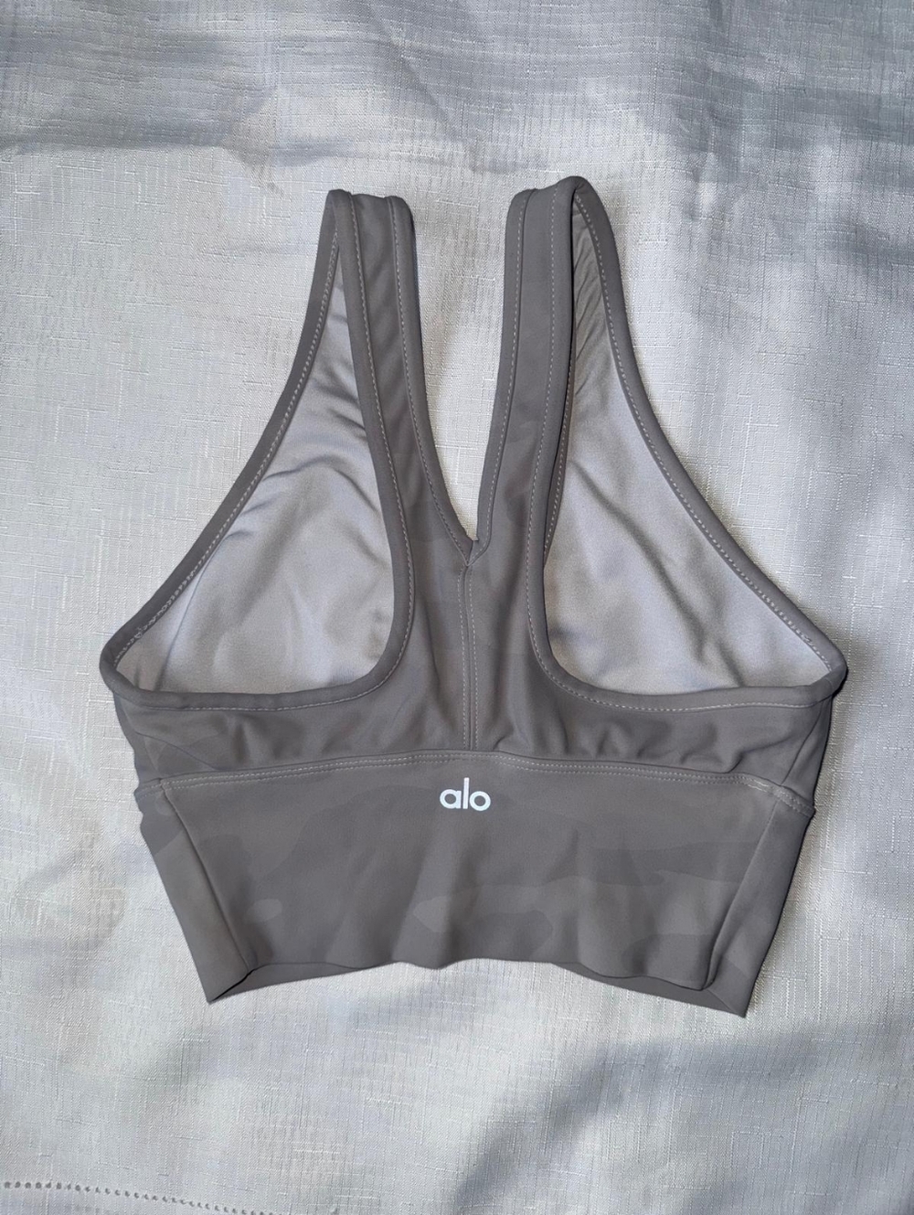 Alo Yoga Crop Top - Grey - Size XS - Excellent Condition - Picture 2 of 6